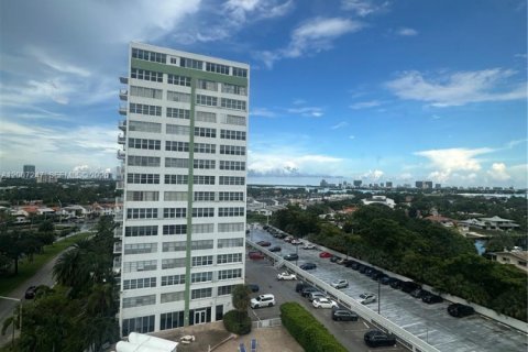 Condominio en venta en North Miami, Florida, 2 dormitorios, 110.37 m2 № 2260322 - foto 12