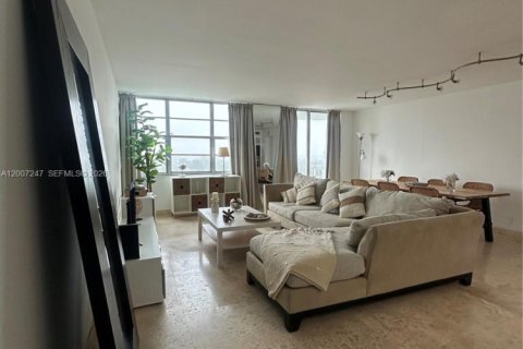 Condominio en venta en North Miami, Florida, 2 dormitorios, 110.37 m2 № 2260322 - foto 2