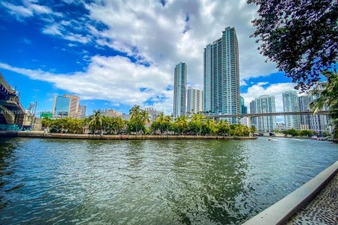 Copropriété à vendre à Miami, Floride: 1 chambre, 78.78 m2 № 1924832 - photo 4