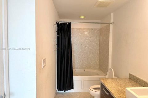 Copropriété à vendre à Miami, Floride: 1 chambre, 78.78 m2 № 1924832 - photo 23