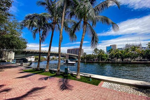 Copropriété à vendre à Miami, Floride: 1 chambre, 78.78 m2 № 1924832 - photo 2