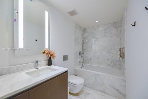 Снять в аренду кондоминиум в Майами, Флорида 2 спальни, 105.63м2, № 2004634 - фото 16