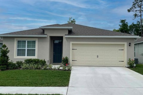 House in Haines City, Florida 4 bedrooms, 169.83 sq.m. № 1527861 - photo 1