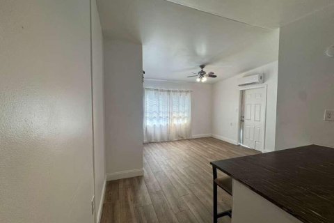 Commercial property in Pompano Beach, Florida 3 rooms, 46.45 sq.m. № 2249983 - photo 11