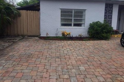Commercial property in Pompano Beach, Florida 3 rooms, 46.45 sq.m. № 2249983 - photo 18
