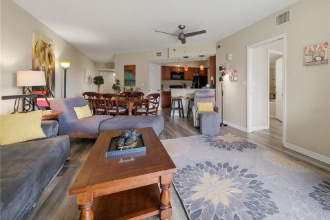 Condo in New Smyrna Beach, Florida, 2 bedrooms  № 2109284 - photo 16