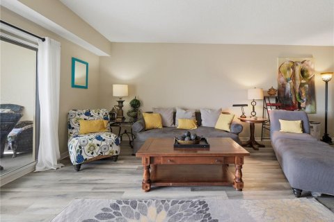 Condo in New Smyrna Beach, Florida, 2 bedrooms  № 2109284 - photo 14