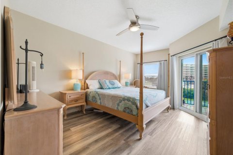 Condo in New Smyrna Beach, Florida, 2 bedrooms  № 2109284 - photo 17