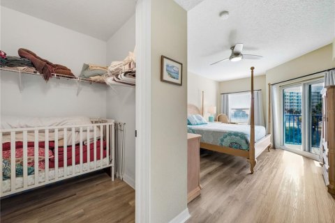 Condo in New Smyrna Beach, Florida, 2 bedrooms  № 2109284 - photo 19