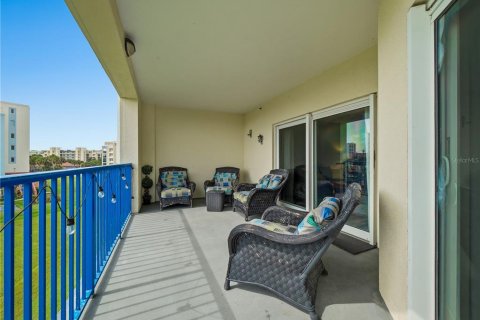 Condo in New Smyrna Beach, Florida, 2 bedrooms  № 2109284 - photo 30