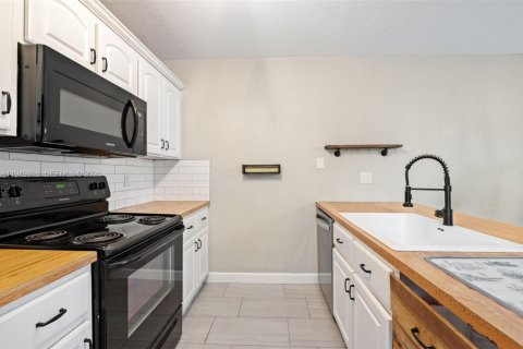 Купить таунхаус в Дейви, Флорида 3 спальни, 153.66м2, № 2009344 - фото 11