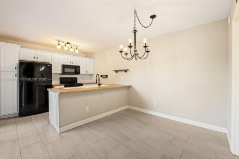 Купить таунхаус в Дейви, Флорида 3 спальни, 153.66м2, № 2009344 - фото 10