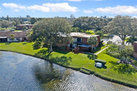 Купить таунхаус в Дейви, Флорида 3 спальни, 153.66м2, № 2009344 - фото 3