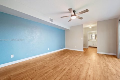 Купить таунхаус в Дейви, Флорида 3 спальни, 153.66м2, № 2009344 - фото 25