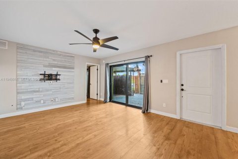 Купить таунхаус в Дейви, Флорида 3 спальни, 153.66м2, № 2009344 - фото 8