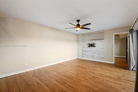 Купить таунхаус в Дейви, Флорида 3 спальни, 153.66м2, № 2009344 - фото 7