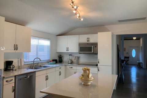 Immobilier commercial à vendre à Miami, Floride: 150.5 m2 № 1937867 - photo 20