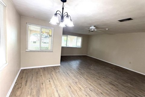 Appartement à louer à New Port Richey, Floride: 1 chambre, 269.04 m2 № 2412588 - photo 4