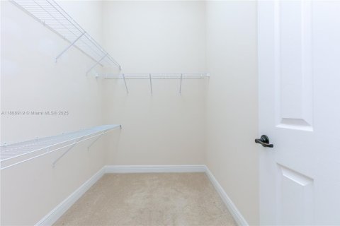 House in Cooper City, Florida 3 bedrooms, 195.47 sq.m. № 1750375 - photo 20