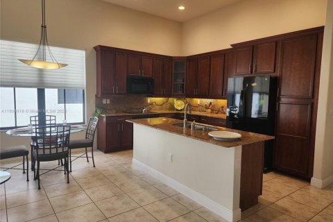 House in Cooper City, Florida 3 bedrooms, 195.47 sq.m. № 1750375 - photo 10