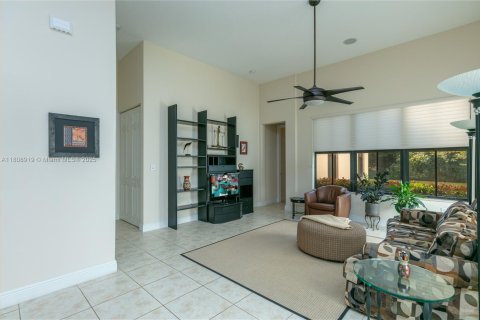 House in Cooper City, Florida 3 bedrooms, 195.47 sq.m. № 1750375 - photo 26