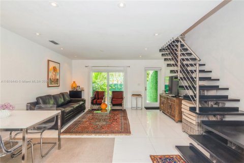 Condo in Key Biscayne, Florida, 1 bedroom  № 1777595 - photo 13