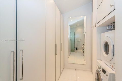 Condo in Key Biscayne, Florida, 1 bedroom  № 1777595 - photo 9