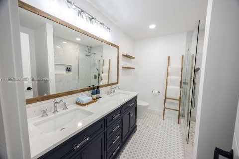 Купить виллу или дом в Майами, Флорида 4 спальни, 504.83м2, № 2067776 - фото 28