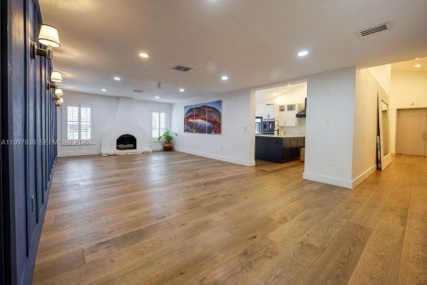 Купить виллу или дом в Майами, Флорида 4 спальни, 504.83м2, № 2067776 - фото 9