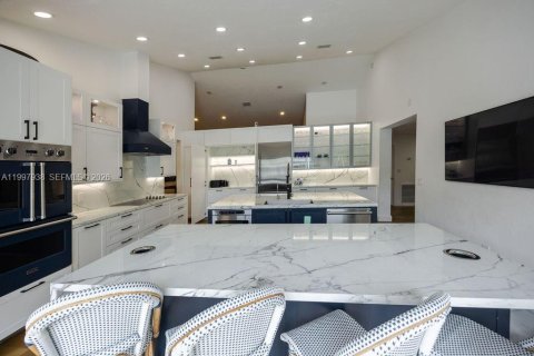 Купить виллу или дом в Майами, Флорида 4 спальни, 504.83м2, № 2067776 - фото 19