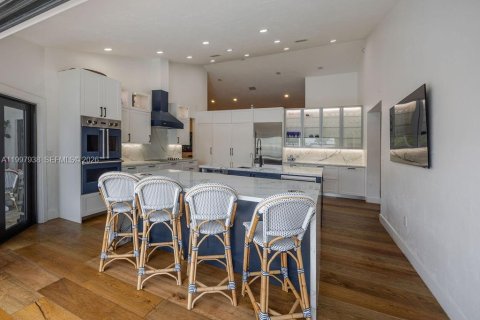 Купить виллу или дом в Майами, Флорида 4 спальни, 504.83м2, № 2067776 - фото 18