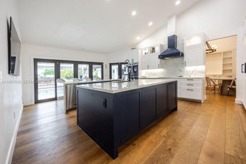 Купить виллу или дом в Майами, Флорида 4 спальни, 504.83м2, № 2067776 - фото 12