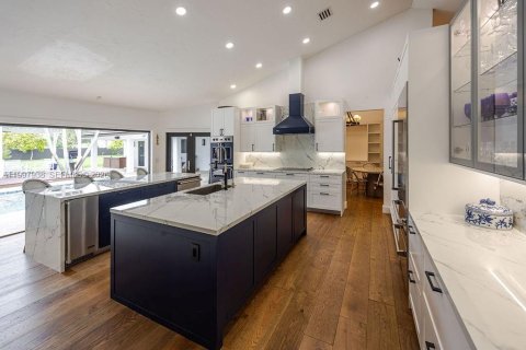Купить виллу или дом в Майами, Флорида 4 спальни, 504.83м2, № 2067776 - фото 17
