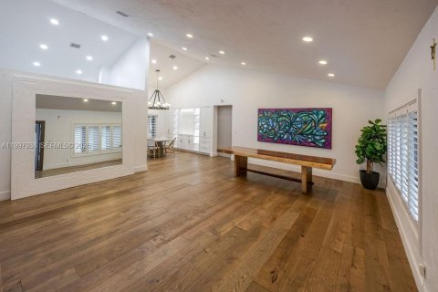 Купить виллу или дом в Майами, Флорида 4 спальни, 504.83м2, № 2067776 - фото 23