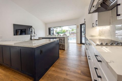 Купить виллу или дом в Майами, Флорида 4 спальни, 504.83м2, № 2067776 - фото 14