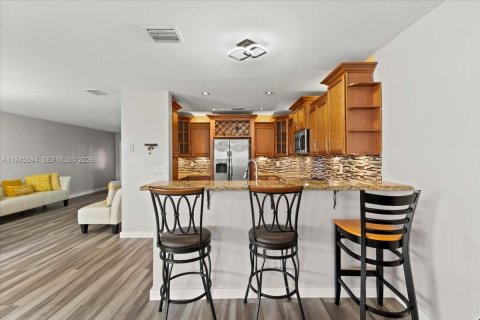 Casa en venta en Lauderhill, Florida, 3 dormitorios, 166.3 m2 № 2002010 - foto 8