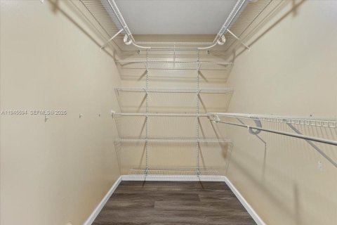 Casa en venta en Lauderhill, Florida, 3 dormitorios, 166.3 m2 № 2002010 - foto 18