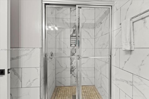 Casa en venta en Lauderhill, Florida, 3 dormitorios, 166.3 m2 № 2002010 - foto 20