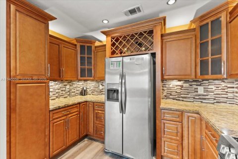 Casa en venta en Lauderhill, Florida, 3 dormitorios, 166.3 m2 № 2002010 - foto 9