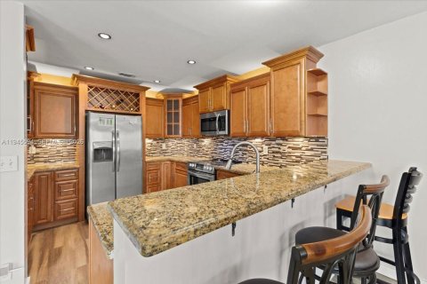 Casa en venta en Lauderhill, Florida, 3 dormitorios, 166.3 m2 № 2002010 - foto 10