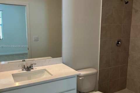 Townhouse in Florida City, Florida 3 bedrooms № 1956859 - photo 19