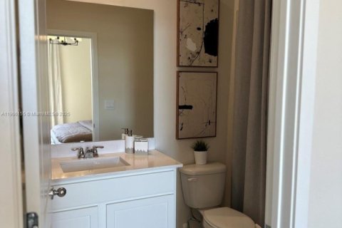 Townhouse in Florida City, Florida 3 bedrooms № 1956859 - photo 20