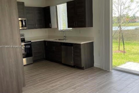 Adosado en venta en Homestead, Florida, 3 dormitorios, 120.96 m2 № 1715634 - foto 3