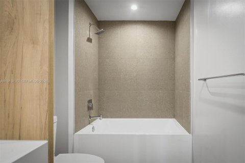 Condominio en venta en Miami, Florida, 32.52 m2 № 1969311 - foto 26