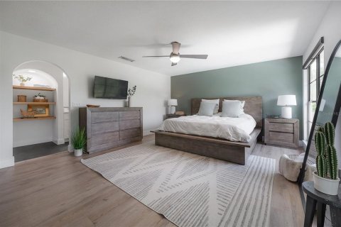 House in Tampa, Florida 4 bedrooms, 227.52 sq.m. № 1854532 - photo 16