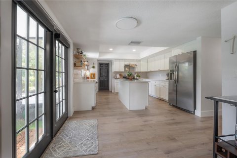 House in Tampa, Florida 4 bedrooms, 227.52 sq.m. № 1854532 - photo 4