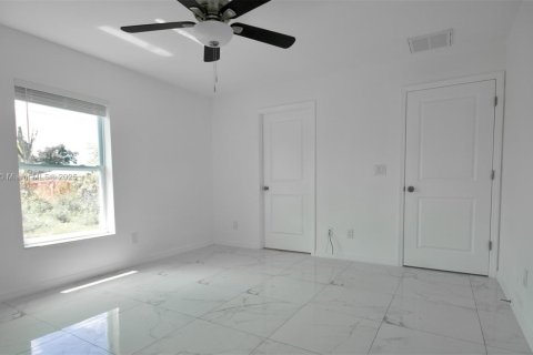 House in Fort Myers, Florida 4 bedrooms, 145.48 sq.m. № 657686 - photo 21