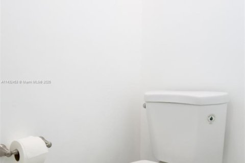 House in Fort Myers, Florida 4 bedrooms, 145.48 sq.m. № 657686 - photo 27