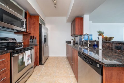 Condo in Miami, Florida, 2 bedrooms № 1989647 - photo 6