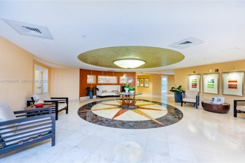 Condo in Miami, Florida, 2 bedrooms № 1989647 - photo 20